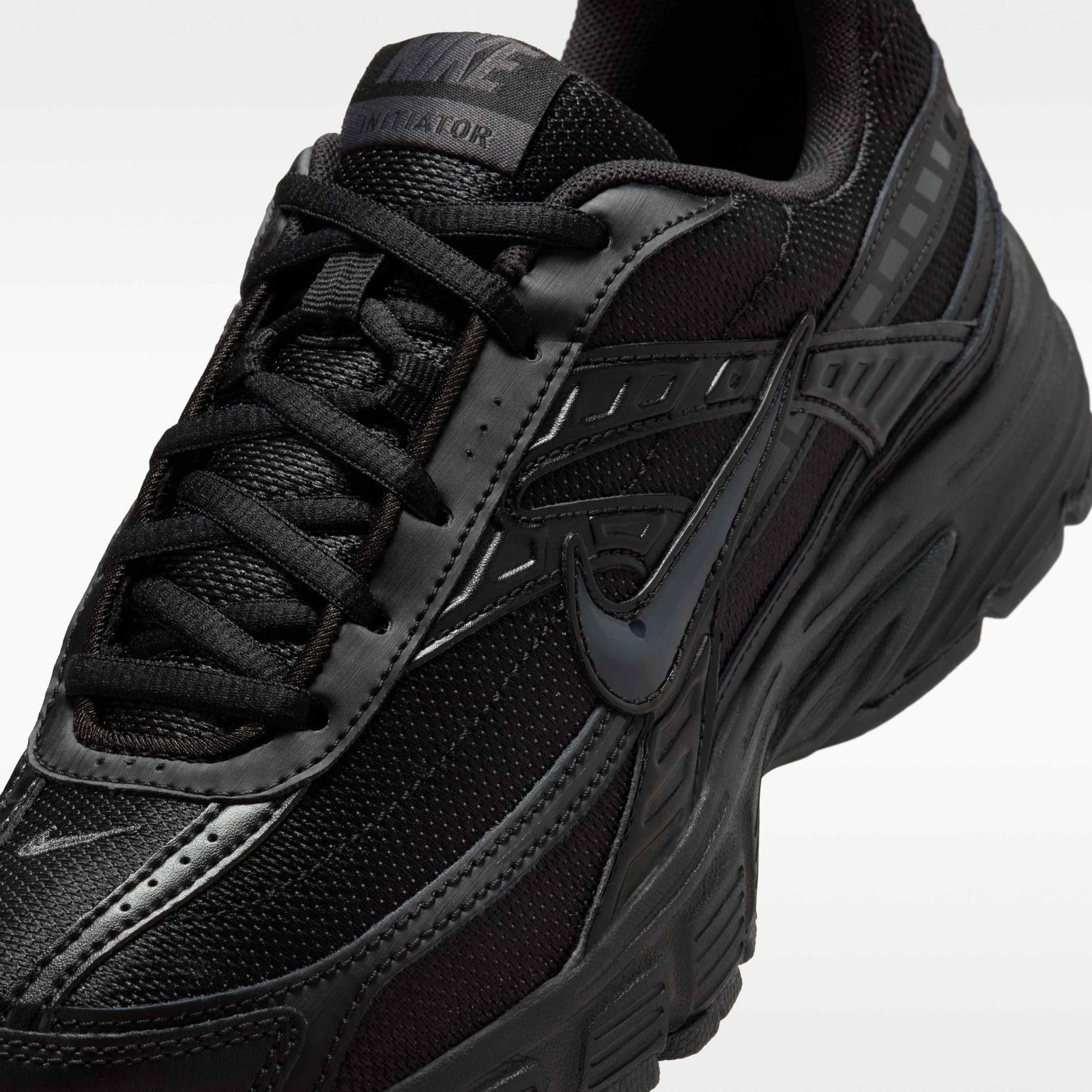 Nike Initiator Women's Shoes - Black/Dark Smoke Grey - Image 7