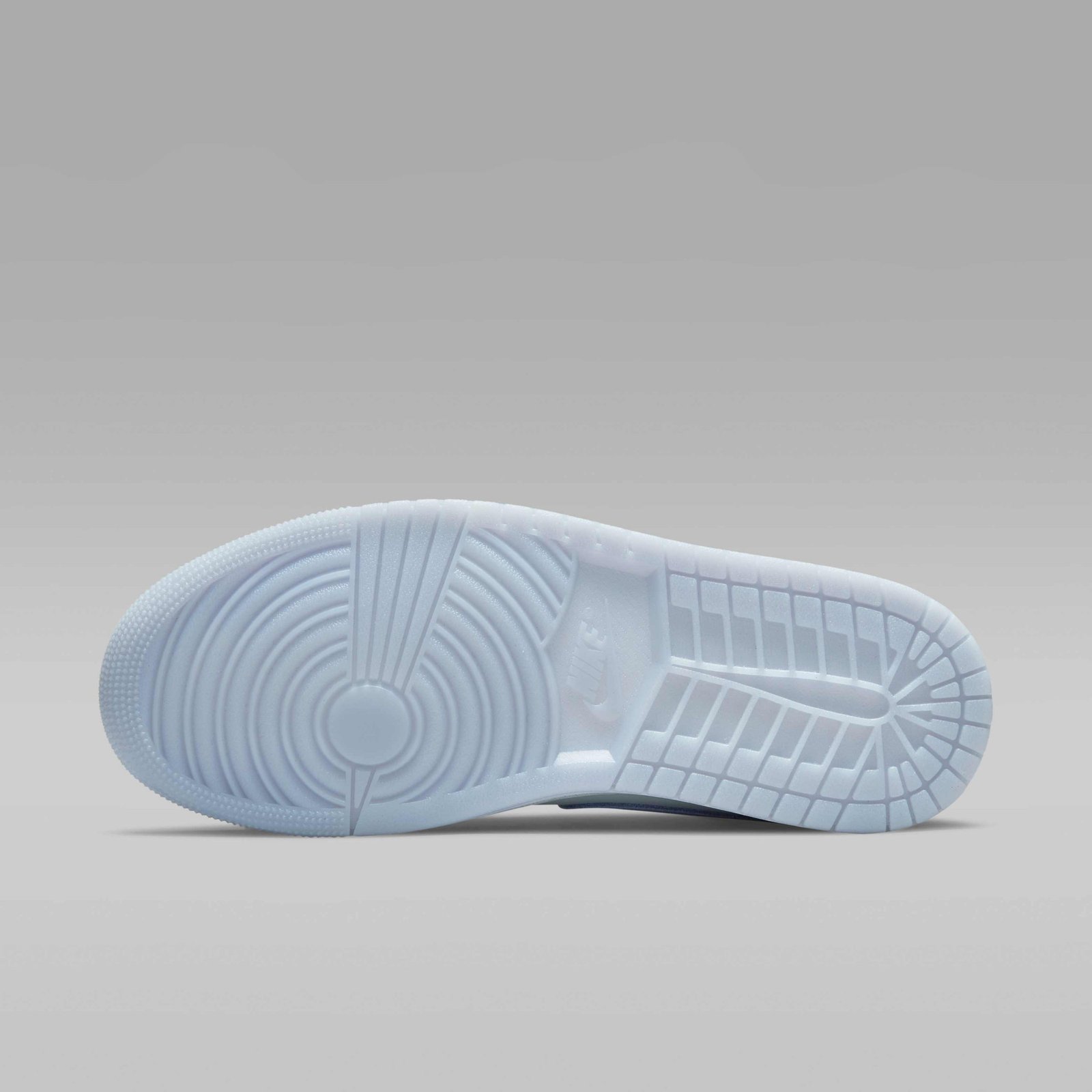 Air Jordan 1 Mid Women's Shoes - White/Wolf Grey/Aluminium - Image 2