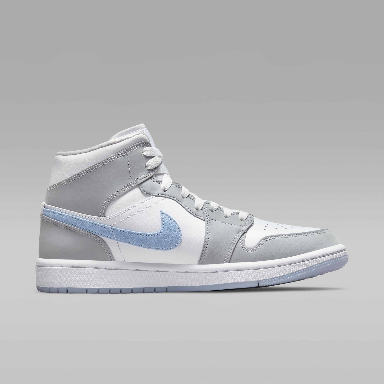 Air Jordan 1 Mid Women's Shoes - White/Wolf Grey/Aluminium - Image 3