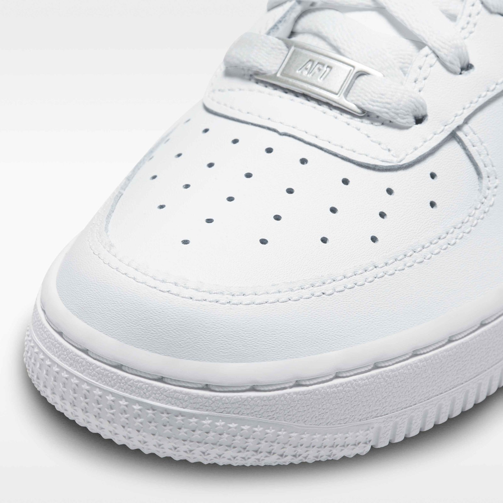 Nike Air Force 1 LE Older Kids' Shoe - White/White - Image 7