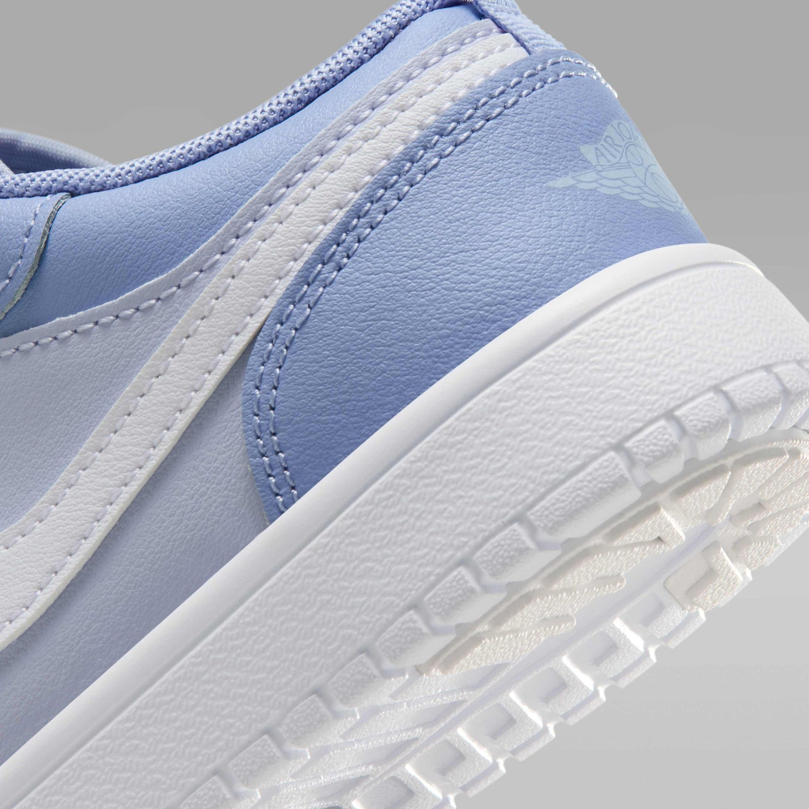 Jordan 1 Low Alt Younger Kids' Shoes - Aluminium/White/Hydrogen Blue - Image 8