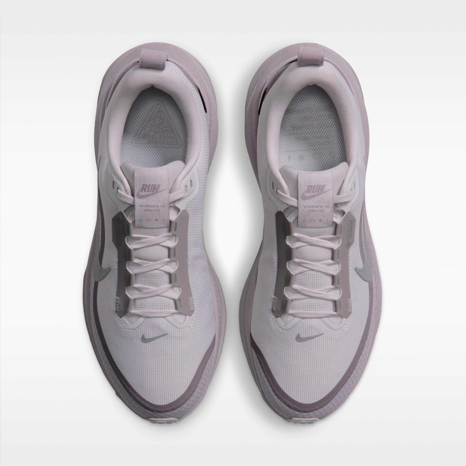 Nike Vomero 18 GORE-TEX Women's Waterproof Road Running Shoes With Reflective Design Accents - Vast Grey/Silver Lilac/Metallic Silver - Image 4