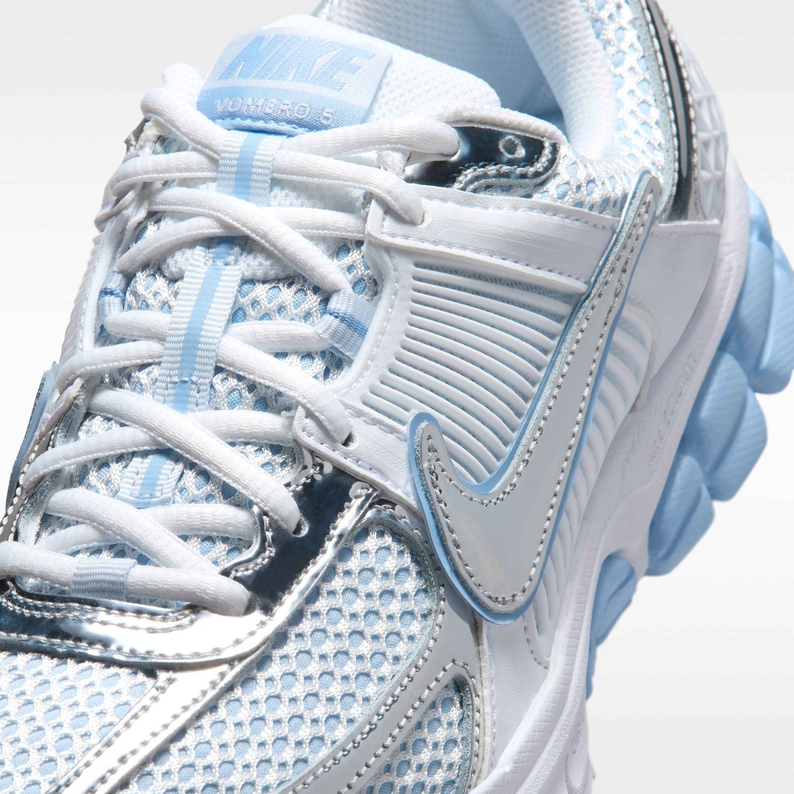 Nike Zoom Vomero 5 Women's Shoes - White/Aluminium/Football Grey/Metallic Silver - Image 7