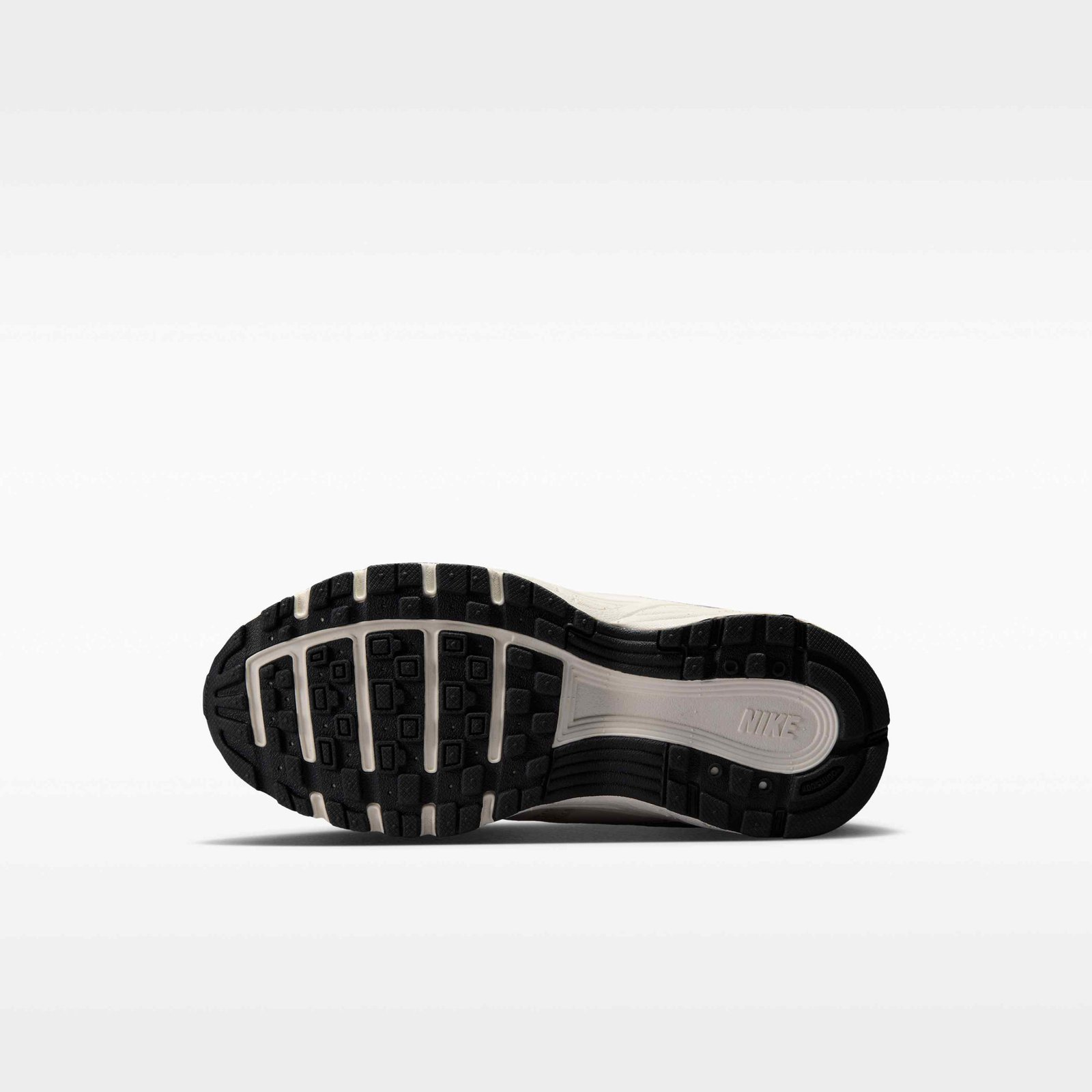 Nike P-6000 Younger Kids' Shoes - Platinum Tint/Sail/Anthracite/Metallic Silver - Image 2