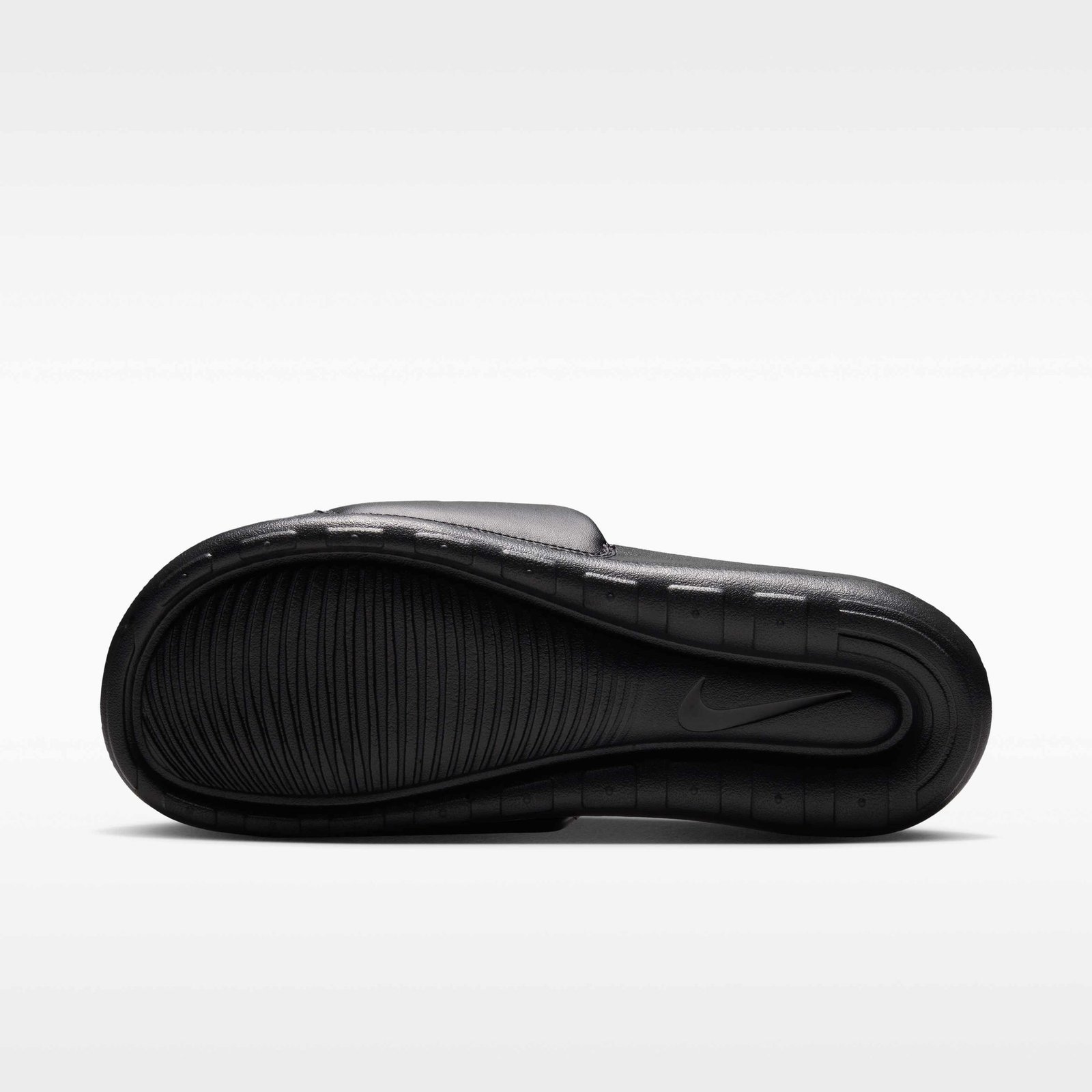 Chelsea F.C. Victori One Men's Nike Slides - Black/Multi-Colour/White - Image 3