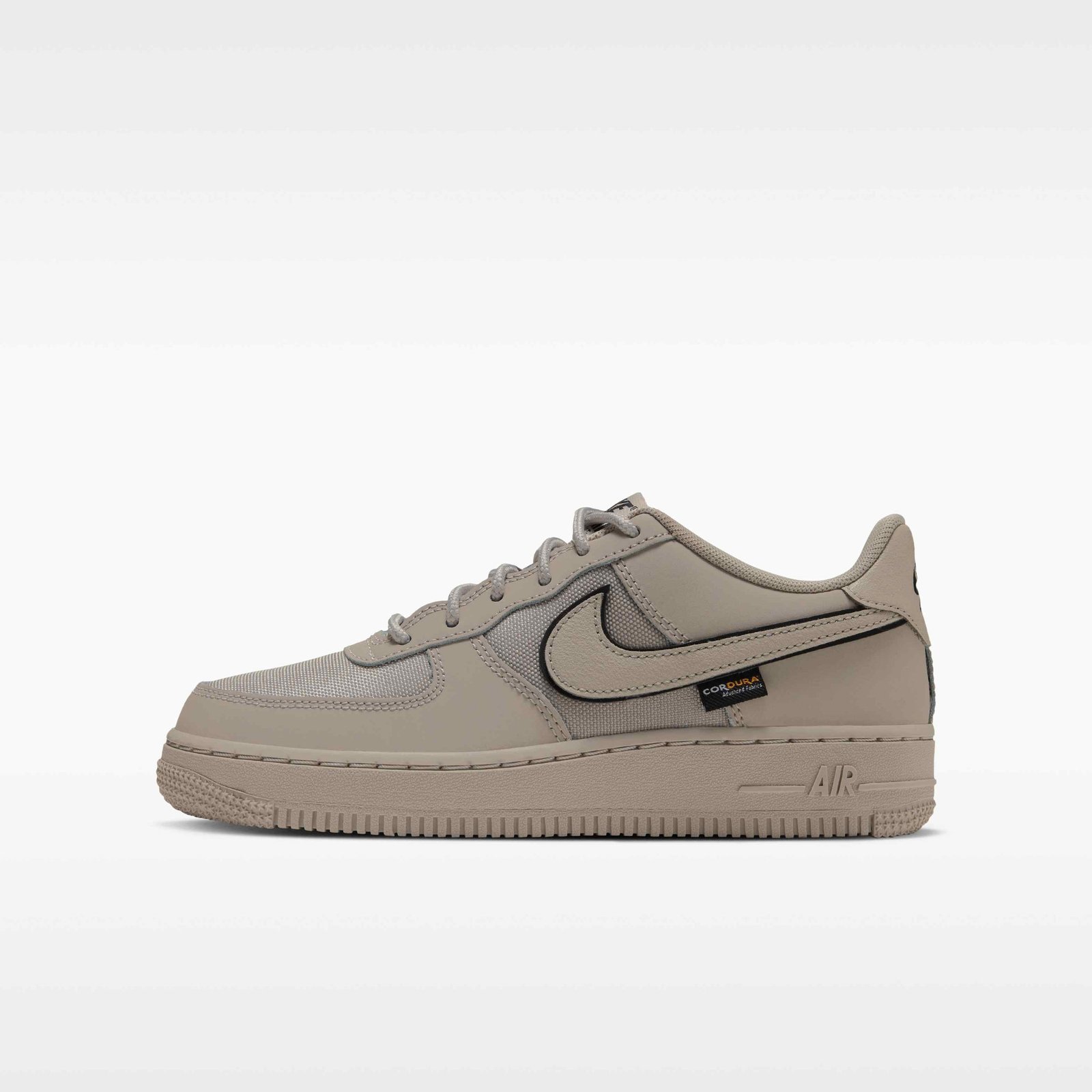 Nike Air Force 1 Low LV8 Older Kids' Shoes - Cream II/Black/Cream II
