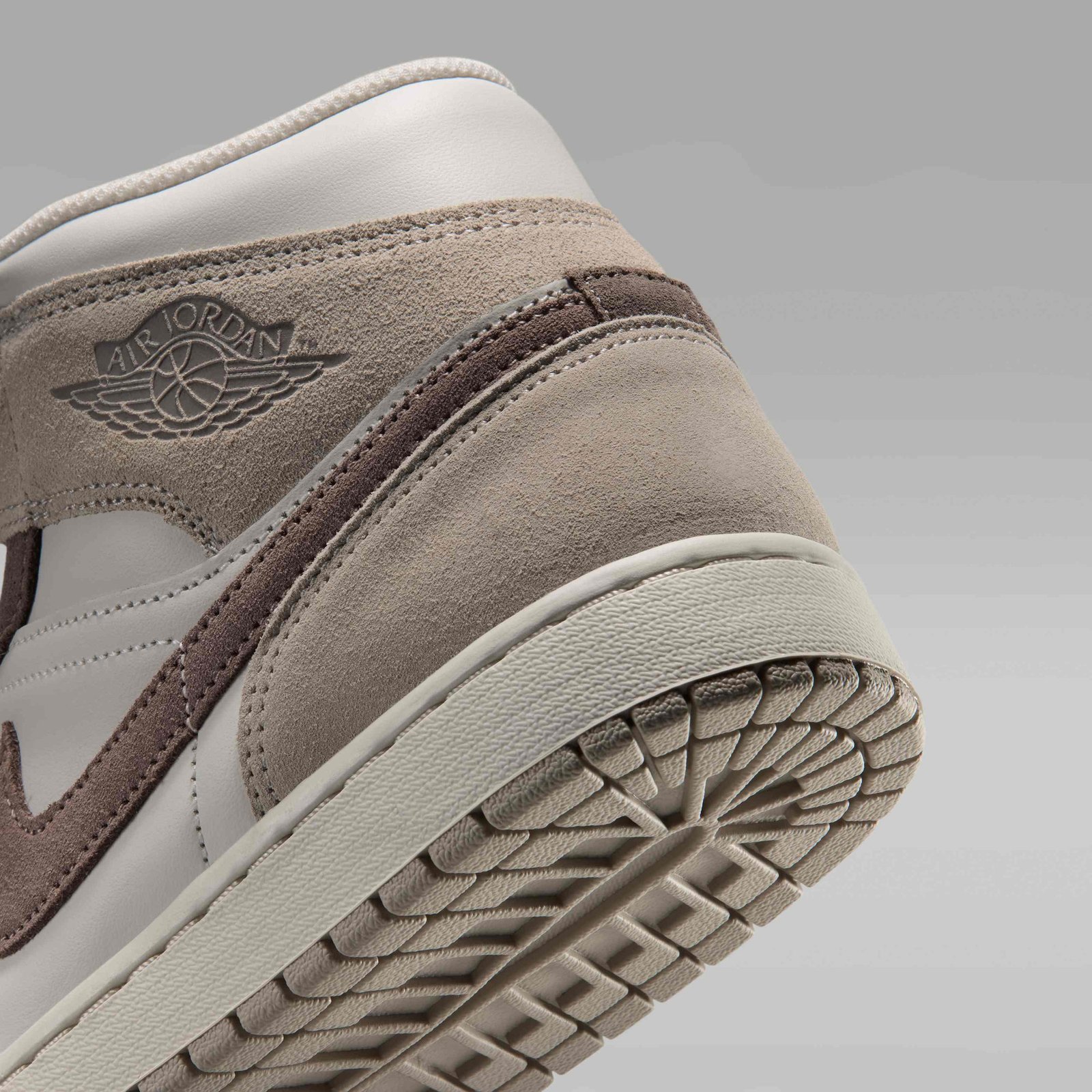 Air Jordan 1 Mid SE Men's Shoes - Phantom/Cream II/Mink Brown - Image 8